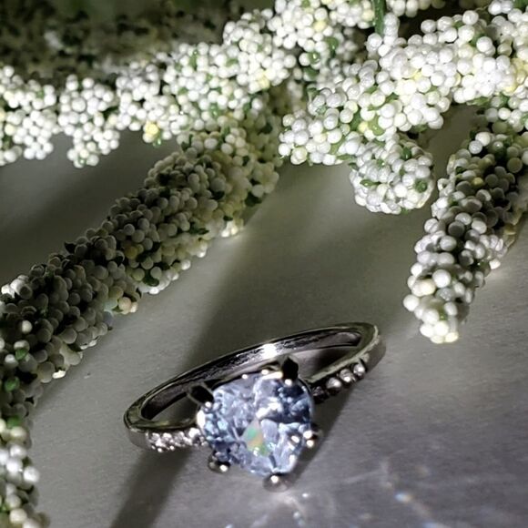 Elegant Heart Diamond White Baguette Diamonds on Ring Cocktail Ring 925 Silver - Picture 2 of 6